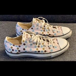 Converse All Star Low Top Sneakers. Size 9
